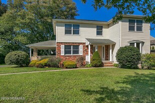 74 S Ward Ave in Rumson, NJ - Building Photo