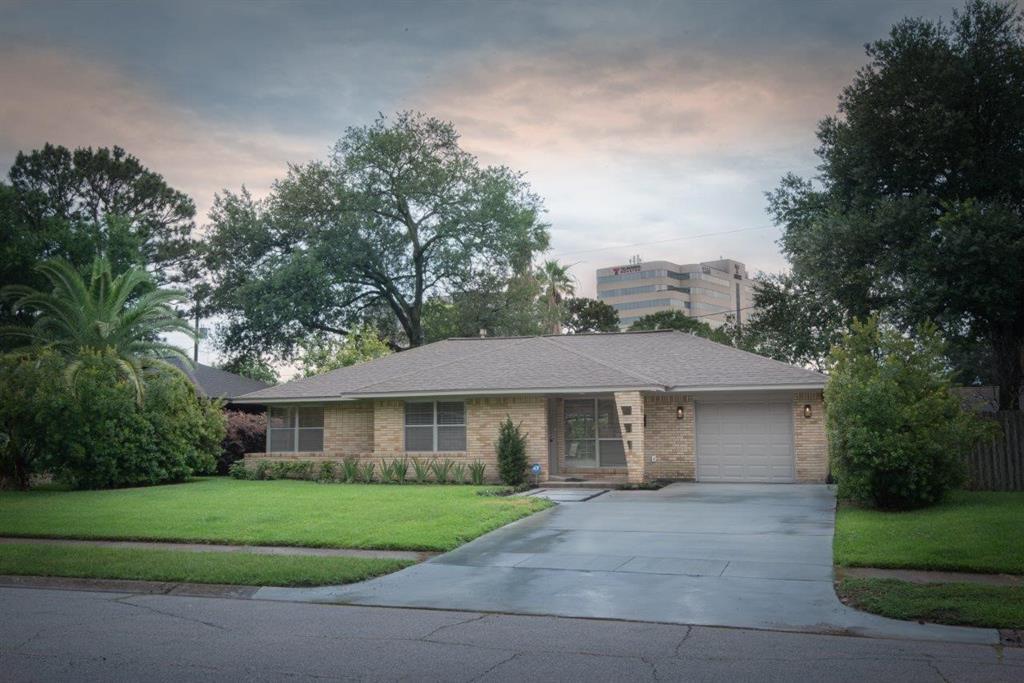 1135 Stonecrest Dr in Houston, TX - Building Photo