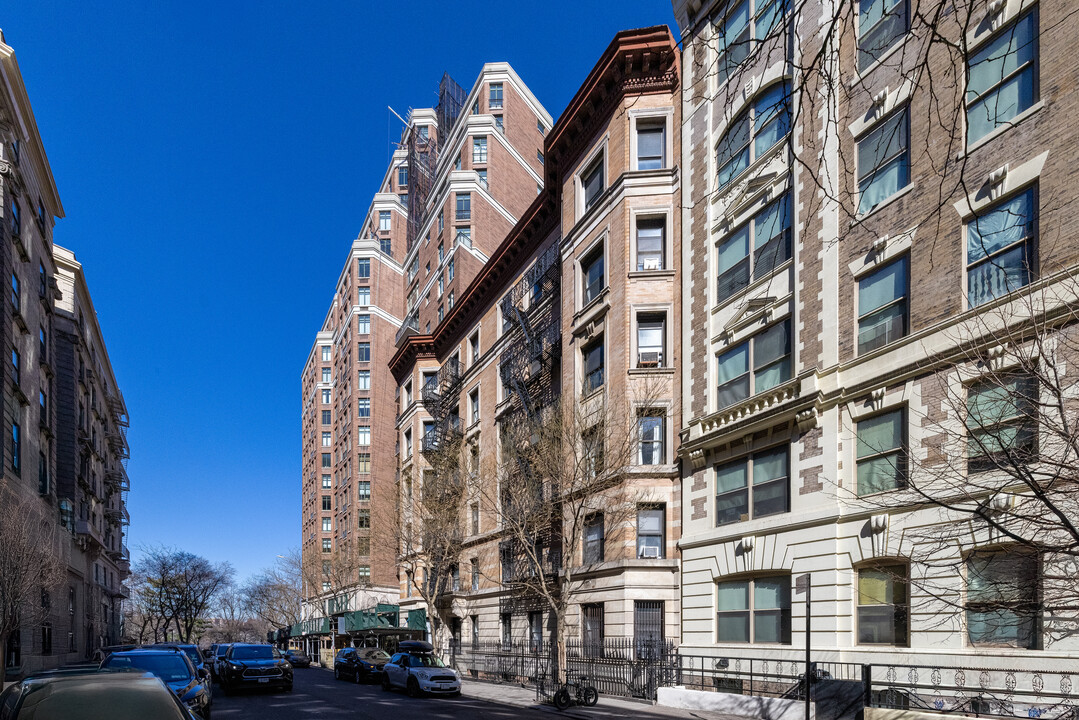 321 94th Street in New York, NY - Building Photo