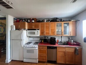 2943 W Girard Ave in Philadelphia, PA - Building Photo - Building Photo