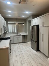 10211 Maggira Pl in Las Vegas, NV - Building Photo - Building Photo