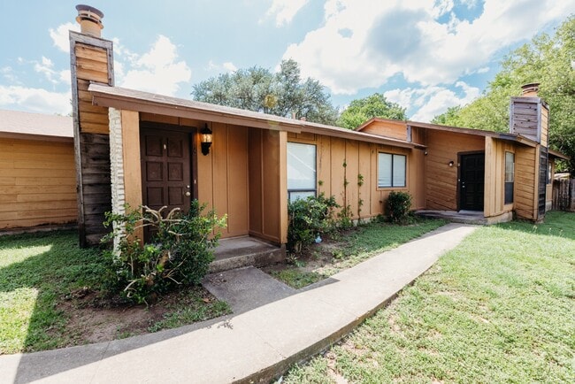 11400 Walnut Ridge Dr in Austin, TX - Building Photo - Building Photo