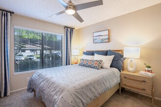 Amber Court in Fremont, CA - Foto de edificio - Interior Photo