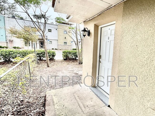 810 Eresken Ave in Orlando, FL - Building Photo - Building Photo