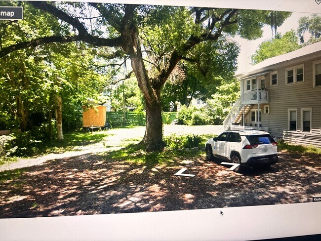 14 Davis St