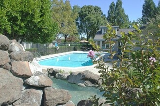 Chardonnay Gardens in Livermore, CA - Foto de edificio - Building Photo