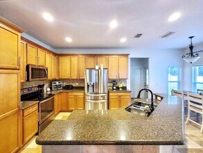 1043 Crane Crest Way in Orlando, FL - Building Photo - Building Photo