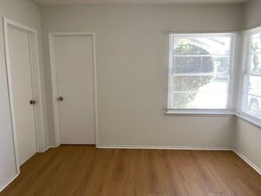 7127 Whitaker Ave in Los Angeles, CA - Building Photo - Building Photo