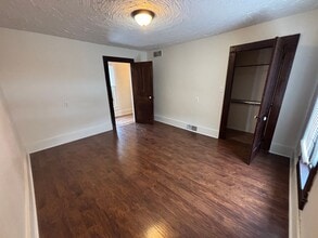 638 N Broad St in Grove City, PA - Building Photo - Building Photo