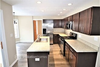 1706 Jennifer Ln in McHenry, IL - Building Photo - Building Photo