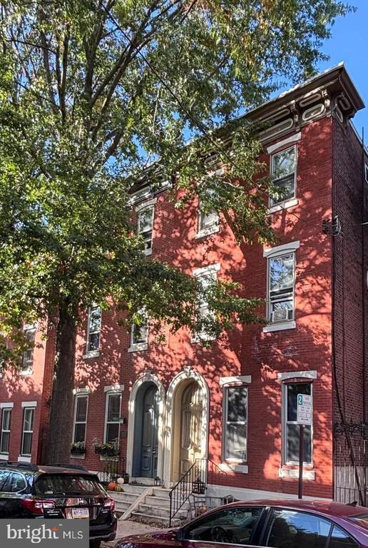property at 2211 Mt Vernon St