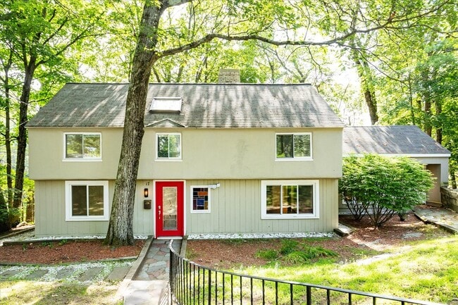 property at 17 Boulder Rd