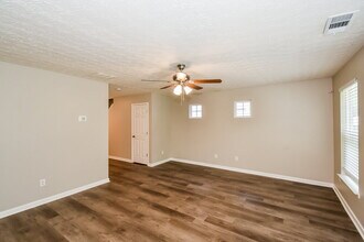 239 Topaz Dr in Dallas, GA - Building Photo - Building Photo