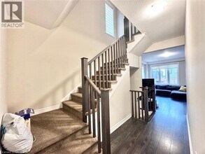 16 Birmingham Dr in Cambridge, ON - Building Photo - Building Photo