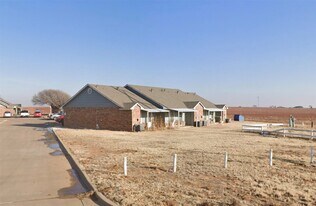 903 Alamo Rd in Levelland, TX - Building Photo