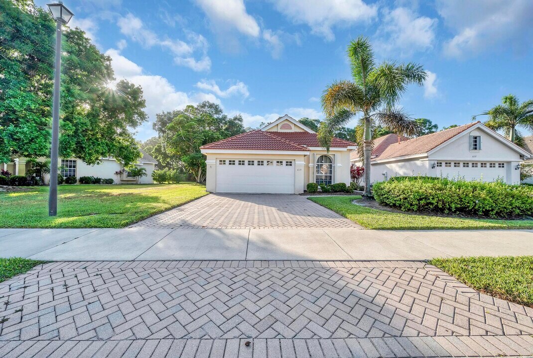 615 SW St Thomas Cove in Port St. Lucie, FL - Building Photo