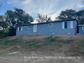 32219 Leprechaun Ln in Bonsall, CA - Building Photo - Building Photo