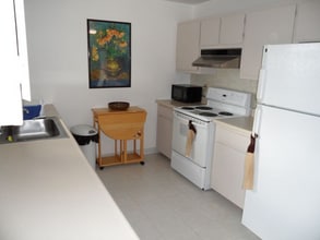 173 Kuhilani St in Hilo, HI - Building Photo - Building Photo