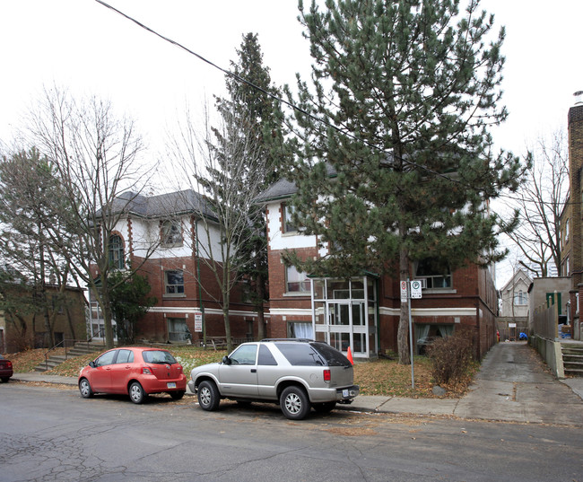 15-17 Penrose Rd in Toronto, ON - Building Photo - Primary Photo