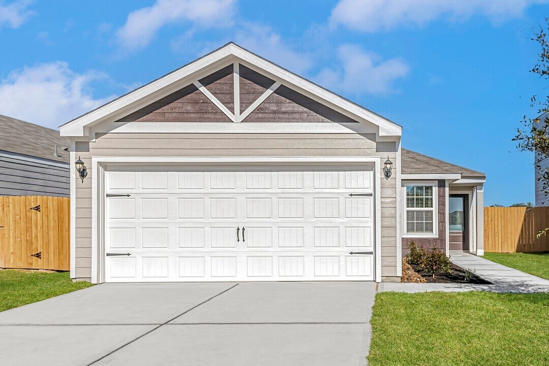 8223 Blooming Meadow Ln in Houston, TX - Building Photo