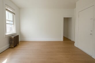 202 S Stiles St, Unit 2L in Linden, NJ - Foto de edificio - Building Photo