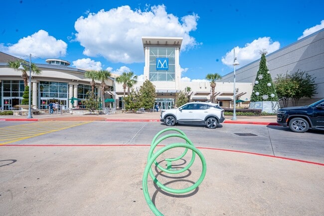 928 Memorial Village Dr in Houston, TX - Building Photo - Building Photo