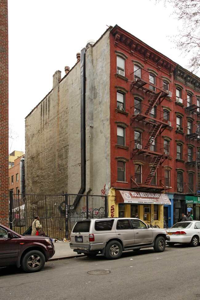 274 E 3rd St in New York, NY - Building Photo - Building Photo