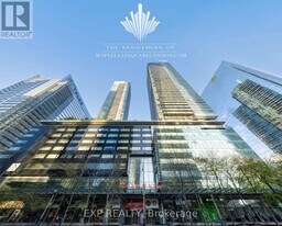 65 Bremner Blvd in Toronto, ON - Building Photo