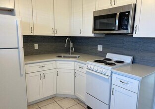 380 N Brevard Ave in Cocoa Beach, FL - Building Photo - Building Photo