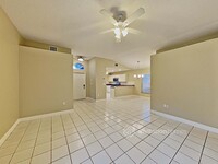 5261 NW 117th Ave in Coral Springs, FL - Foto de edificio - Building Photo