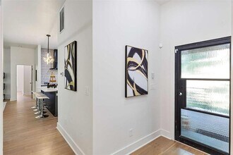 977 Fleetwood Cir SW in Atlanta, GA - Building Photo - Building Photo