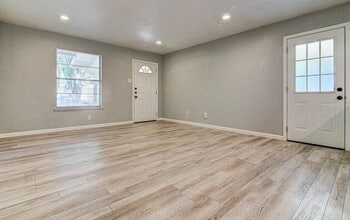 8523 Brookfield Dr in Austin, TX - Building Photo - Building Photo