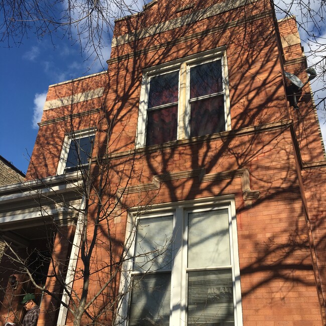 1629 N Kedvale Ave, Unit 1R