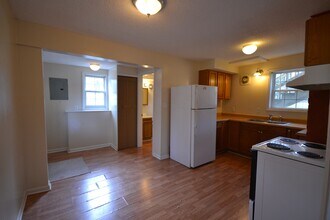 401 Lakeside Dr in Hendersonville, NC - Building Photo - Building Photo