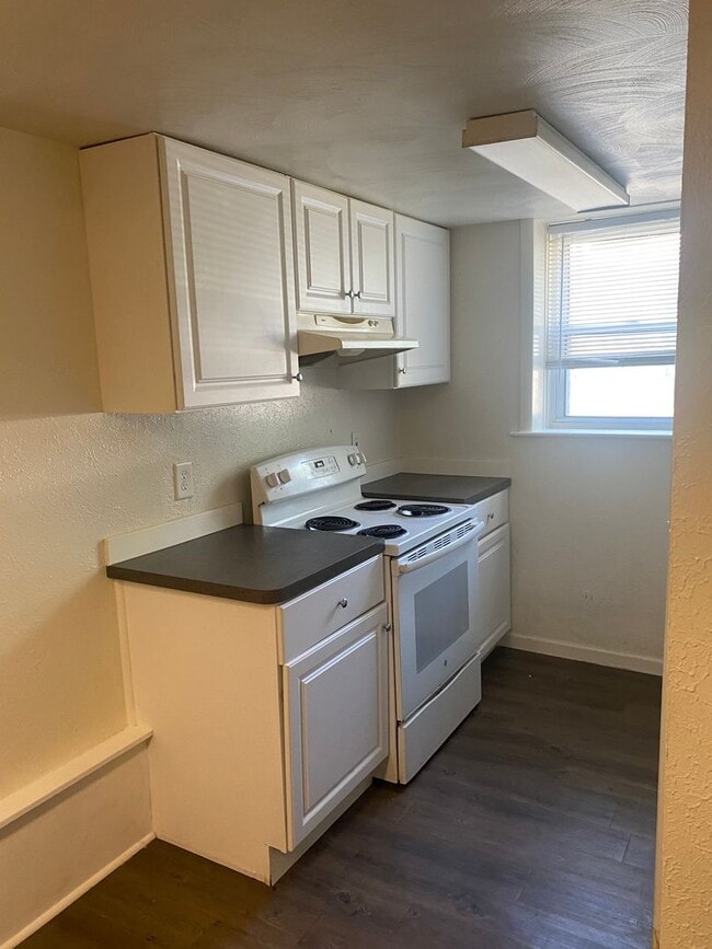 property at 2537 N Erie St