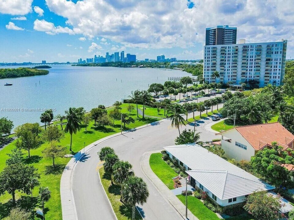 940 NE 71st St in Miami, FL - Building Photo