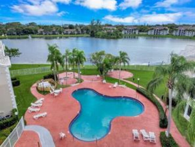 2810 N Oakland Forest Dr, Unit 106 in Oakland Park, FL - Building Photo - Building Photo