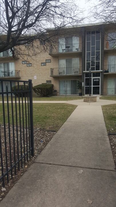 3113 Bernice Rd, Unit unit#6 in Lansing, IL - Building Photo