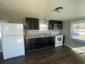 2081 Devault Bridge Rd in Piney Flats, TN - Building Photo - Building Photo