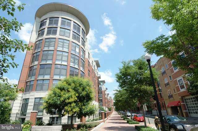 property at 1021 N Garfield St