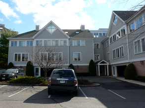 West Gate in Westport, CT - Building Photo - Building Photo