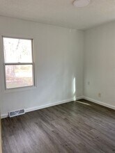 15 Westwood Dr in Sauget, IL - Building Photo - Building Photo