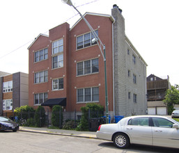 1535 W Pearson St in Chicago, IL - Building Photo - Building Photo