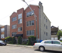 1535 W Pearson St in Chicago, IL - Foto de edificio - Building Photo