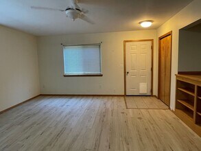 1138 N Baker Ave in East Wenatchee, WA - Building Photo - Building Photo