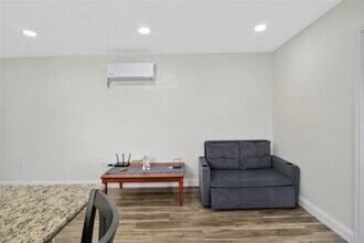 7725 Avenue H in Houston, TX - Building Photo - Building Photo