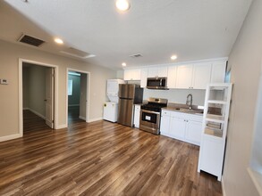 10972 Huber St in Anaheim, CA - Building Photo - Building Photo