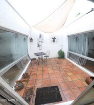 7744 E Camelback Rd in Scottsdale, AZ - Building Photo