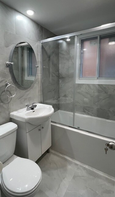 9705 Sackville Rue in Montréal, QC - Building Photo - Building Photo