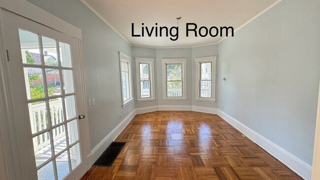 1117 Main St, Unit #1 in Melrose, MA - Building Photo - Building Photo
